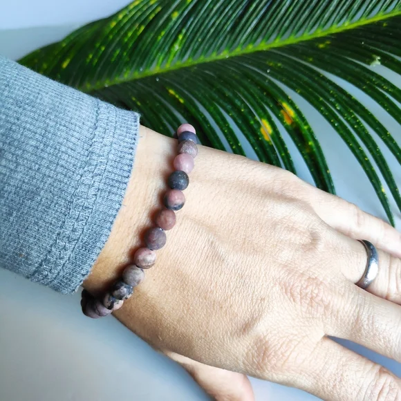 Handmade Natural Stone Bracelet - Picture 3 of 11